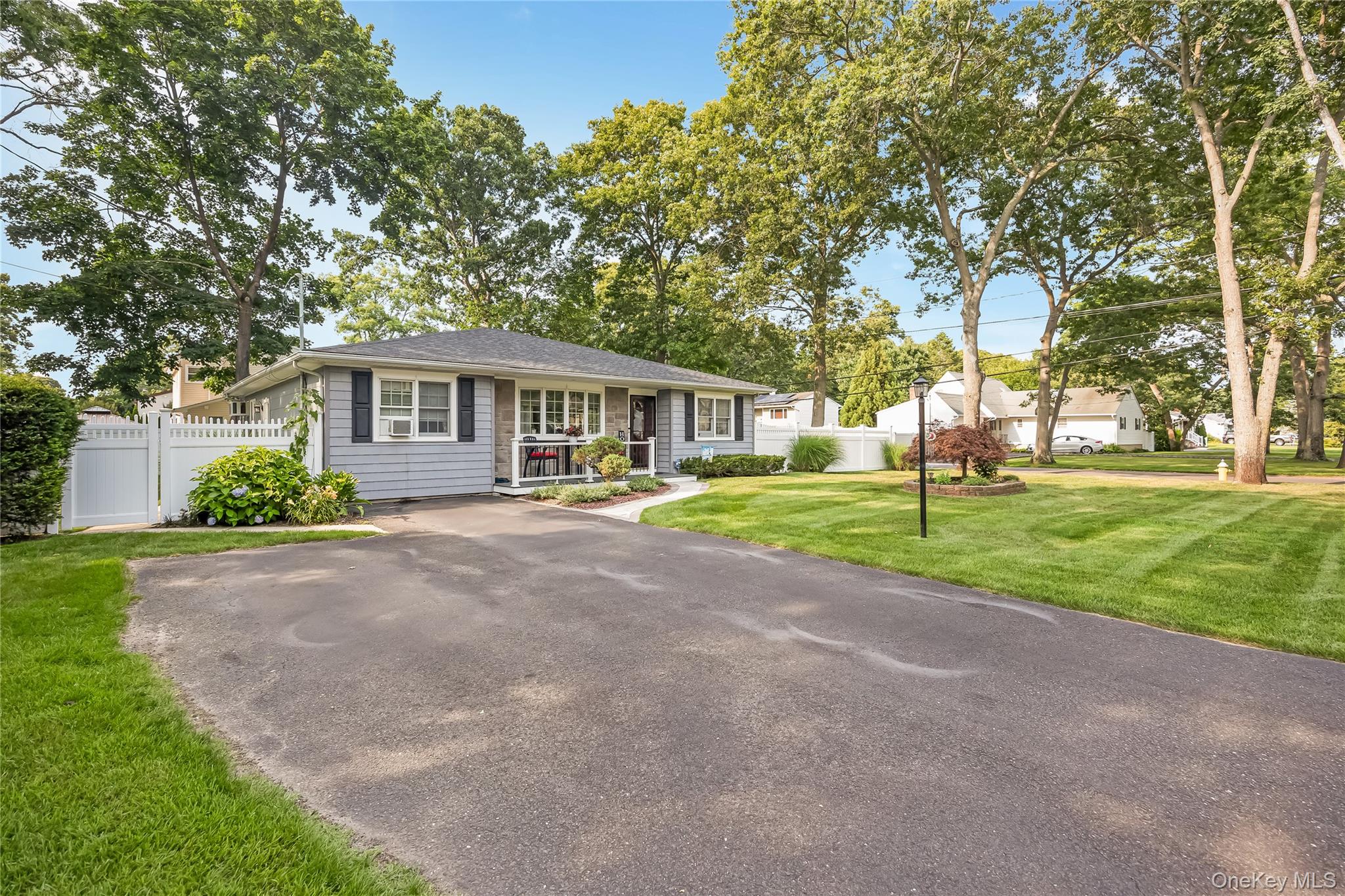 4th image of 281 Thrift St, Ronkonkoma, NY 11779 | MLS# 1026543