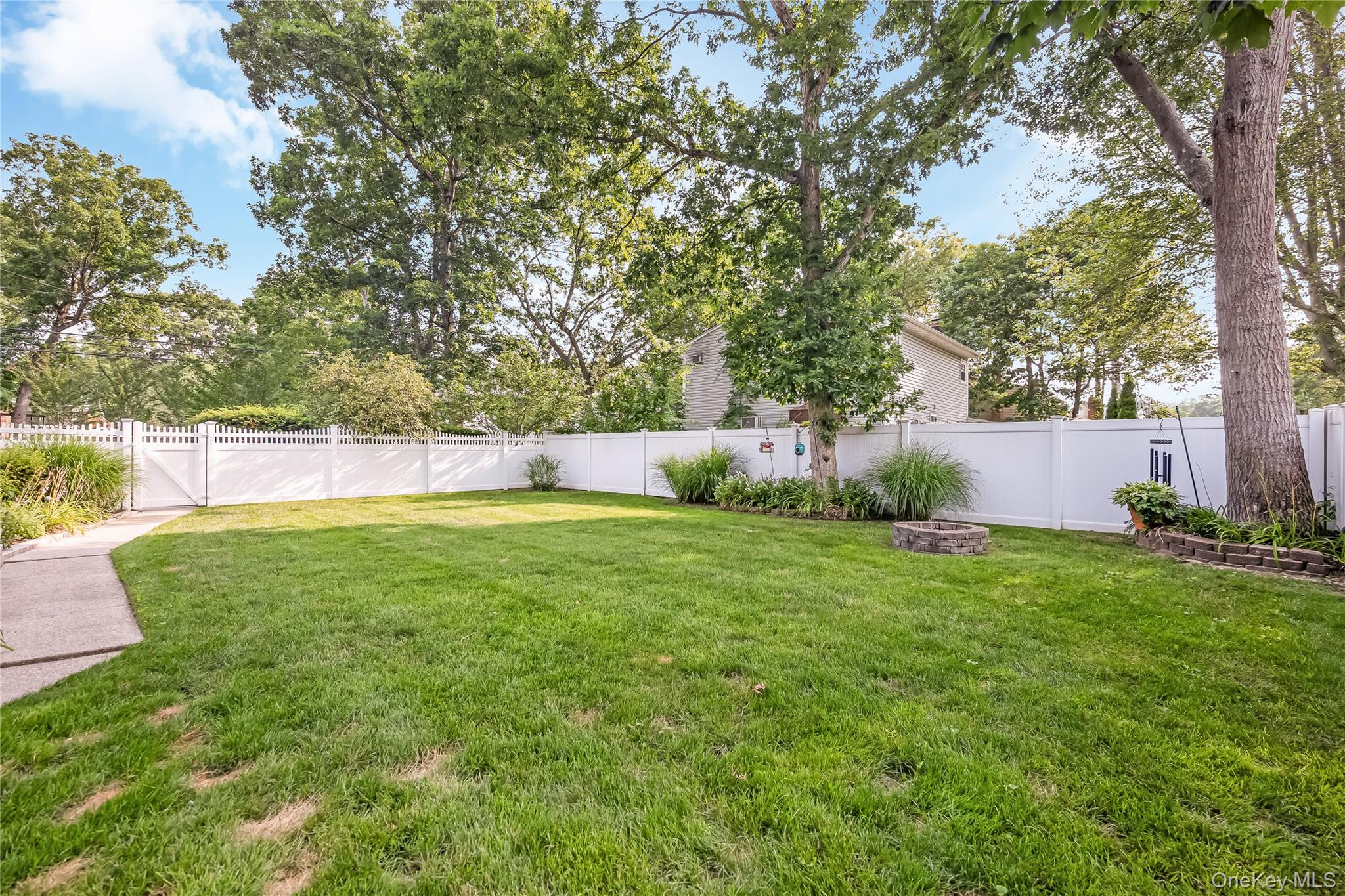 37th image of 281 Thrift St, Ronkonkoma, NY 11779 | MLS# 1026543