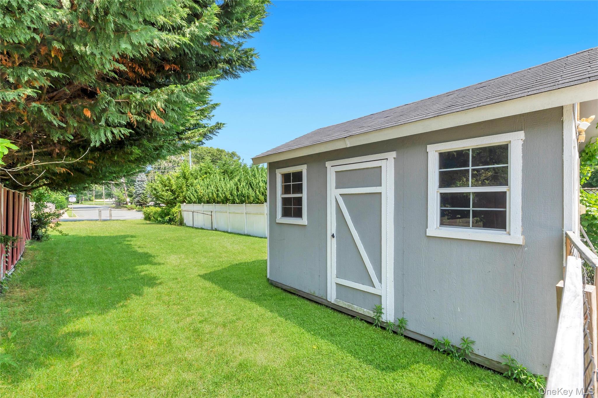 4th image of 437 Commack Rd, Islip, NY 11751 | MLS# 1026573