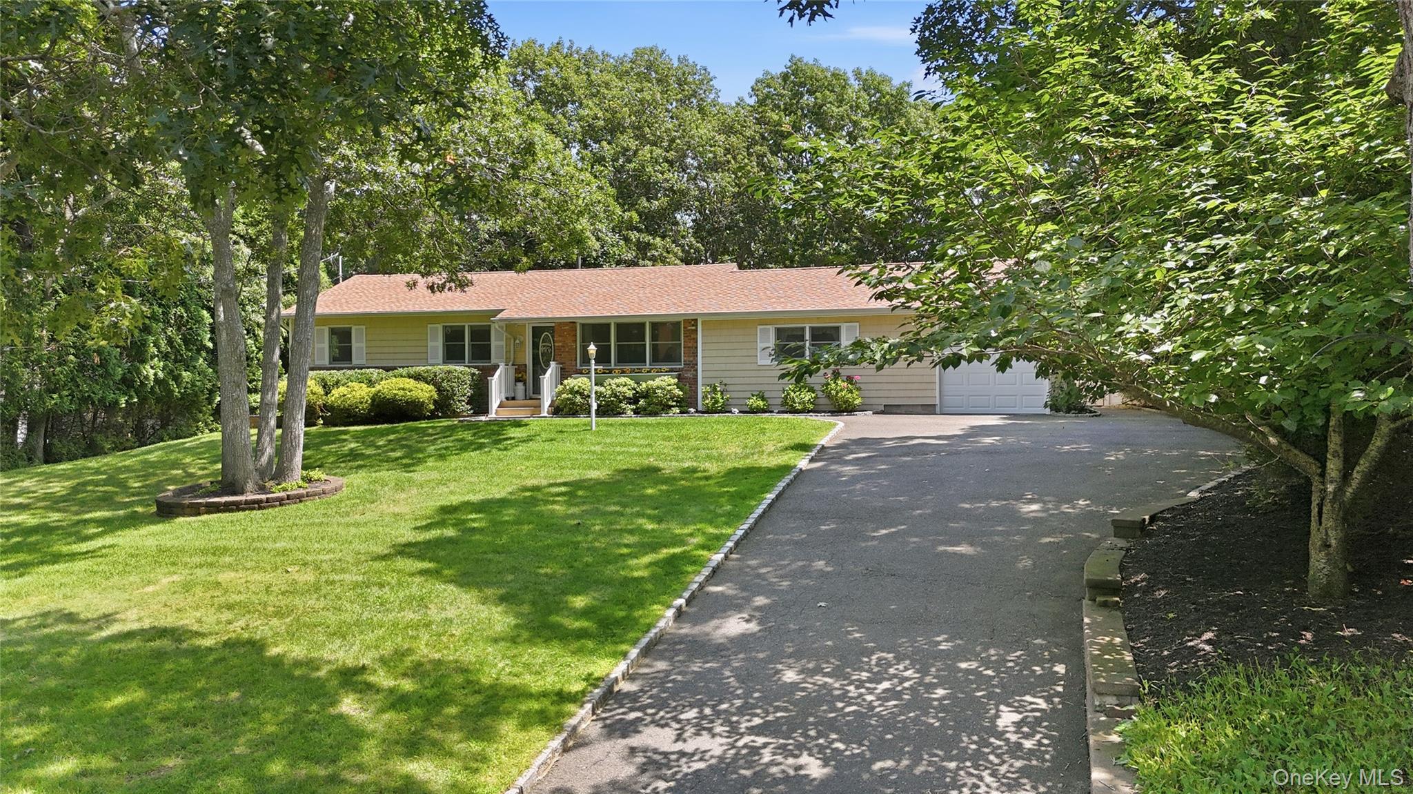2nd image of 5 Columbine Ave, Southampton, NY 11946 | MLS# 1026582