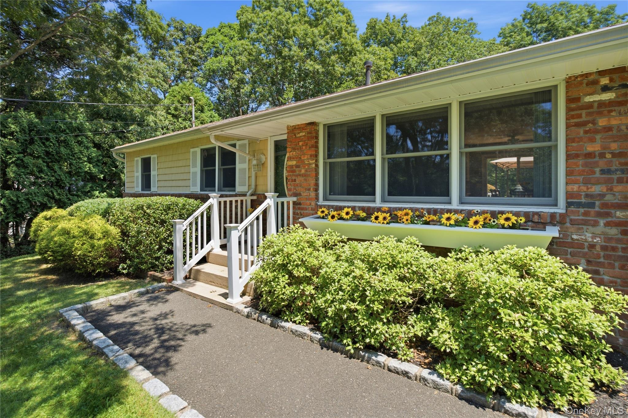 3rd image of 5 Columbine Ave, Southampton, NY 11946 | MLS# 1026582