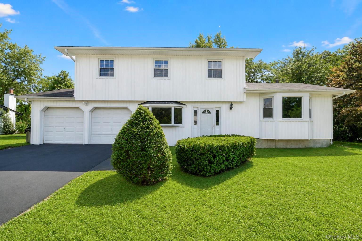 2nd image of 2 Valley Forge Dr, Babylon, NY 11798 | MLS# 1026709