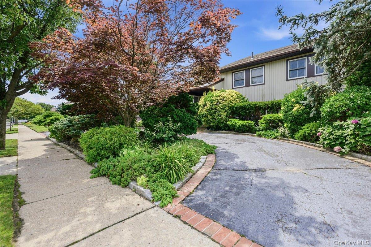 3rd image of 1417 Park St, Hempstead, NY 11509 | MLS# 1026745