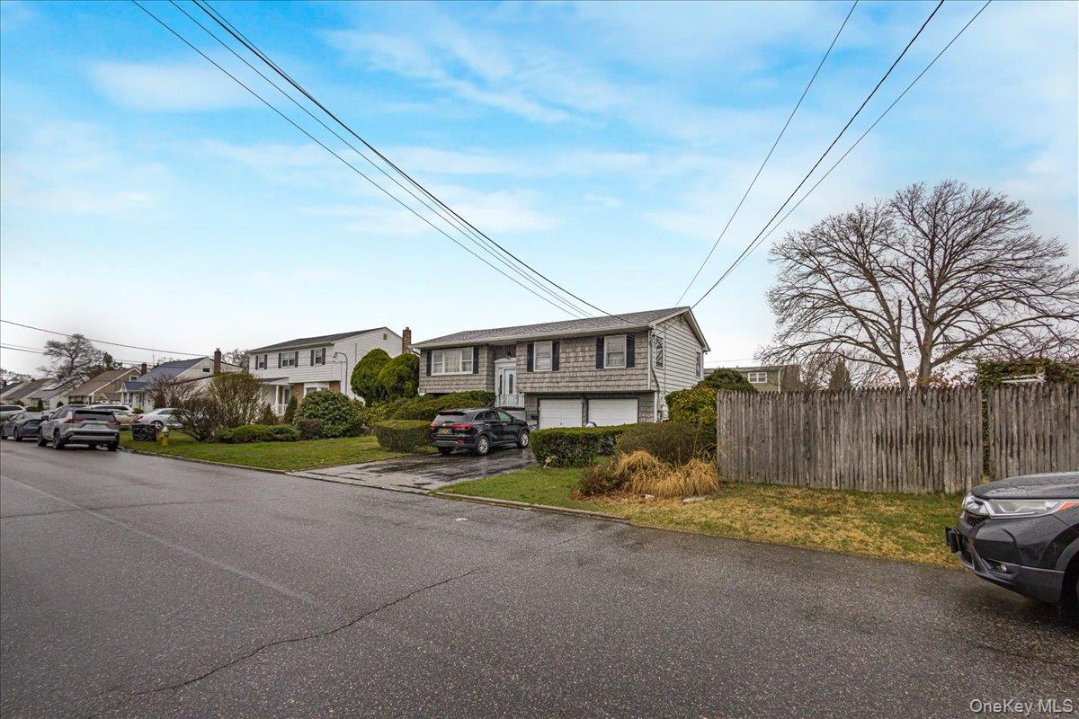 2nd image of 286 W 13th St, Deer Park, NY 11729 | MLS# 1026777