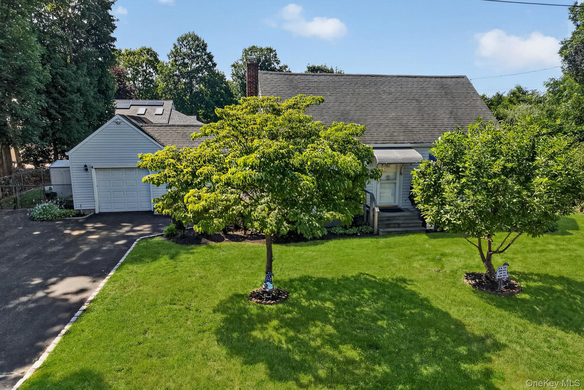 4th image of 1547 Walt Whitman Rd, Huntington, NY 11747 | MLS# 1026785