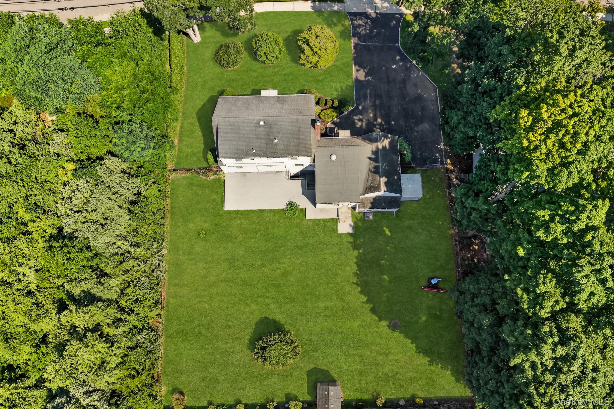 50th image of 1547 Walt Whitman Rd, Huntington, NY 11747 | MLS# 1026785
