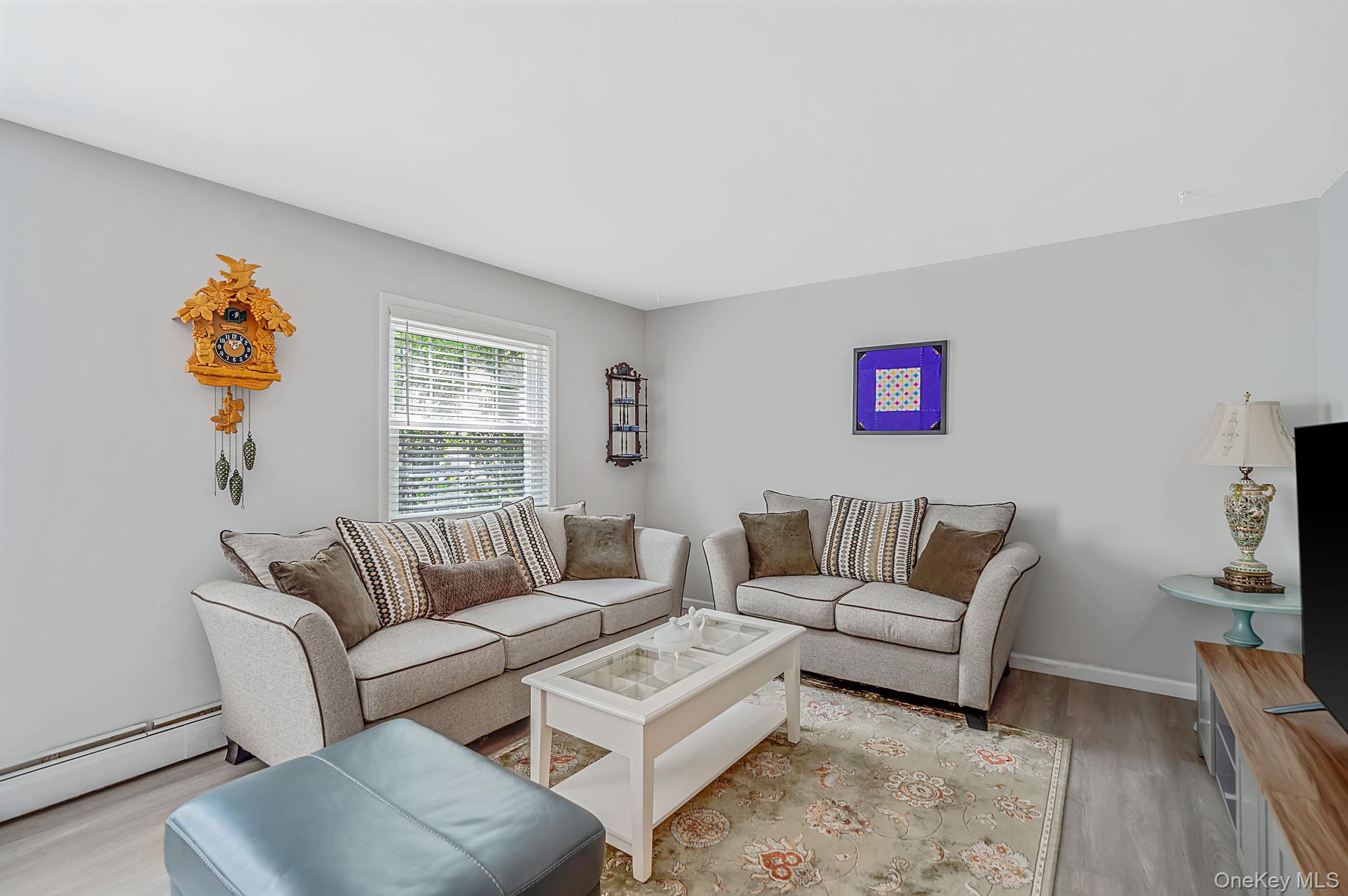 3rd image of 460 Old Town Rd, Brookhaven, NY 11719