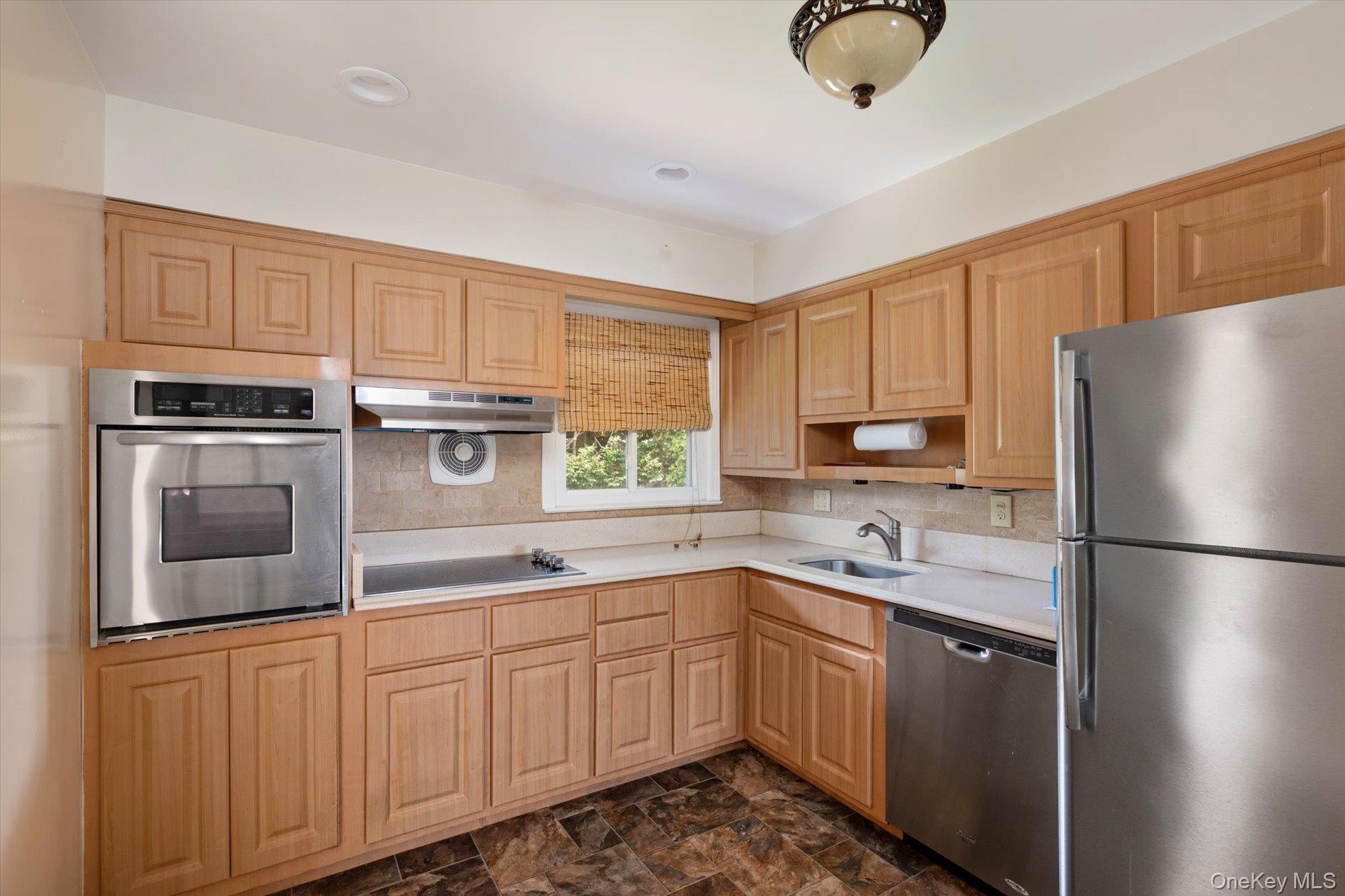 4th image of 3191 N Jerusalem Rd, Hempstead, NY 11756 | MLS# 1026793