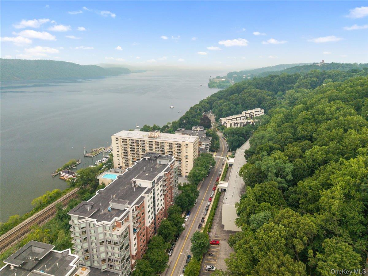 2nd image of 1116 Warburton Ave, Yonkers, NY 10701