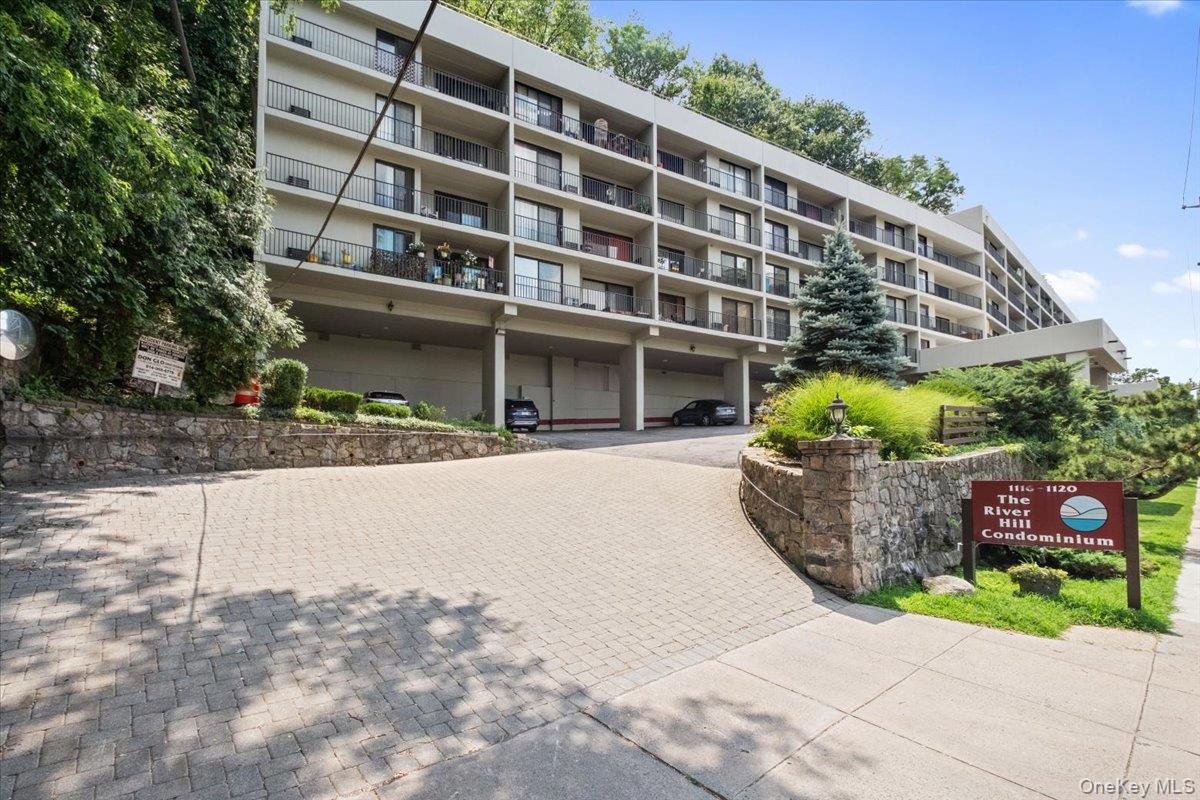 3rd image of 1116 Warburton Ave #2J, Yonkers, NY 10701 | MLS# 1026797
