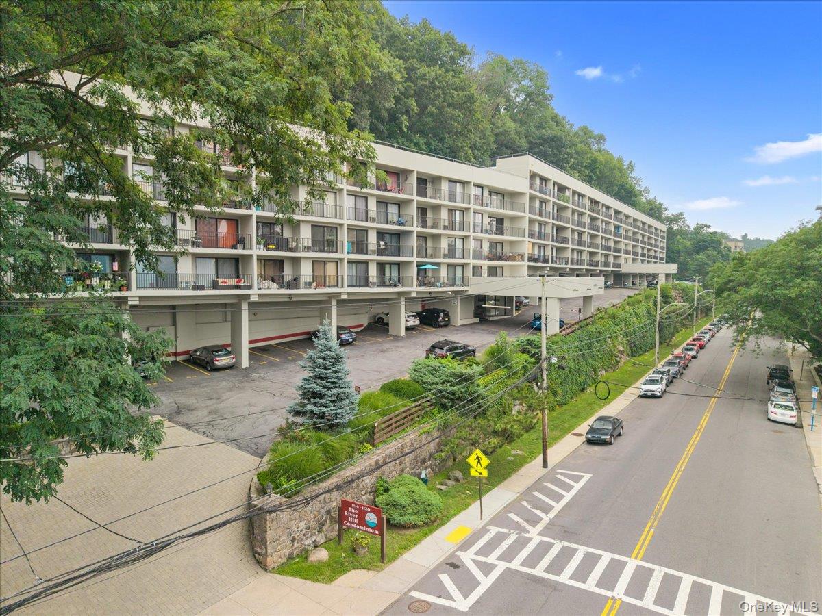 2nd image of 1116 Warburton Ave #2J, Yonkers, NY 10701 | MLS# 1026797