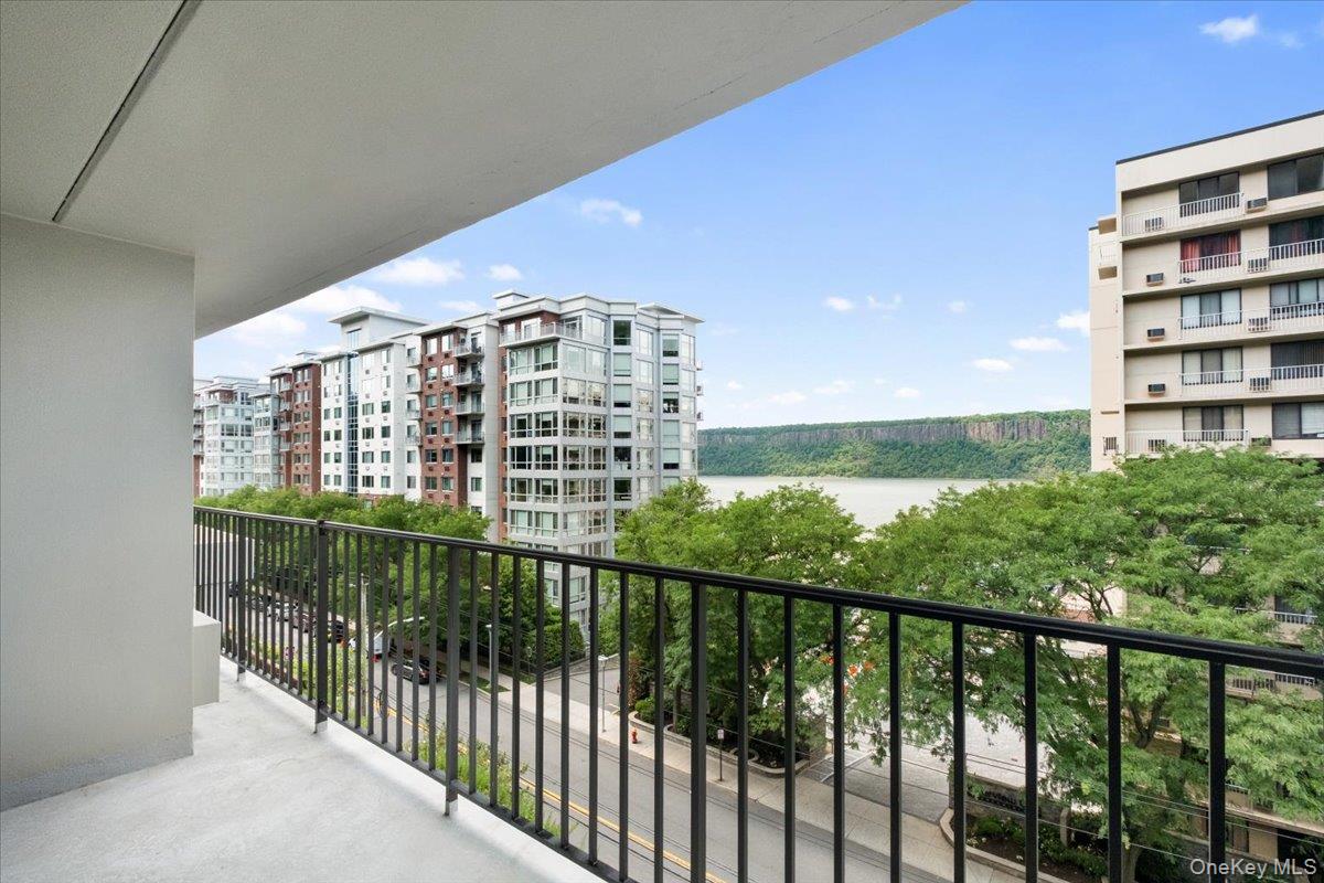 5th image of 1116 Warburton Ave #2J, Yonkers, NY 10701 | MLS# 1026797