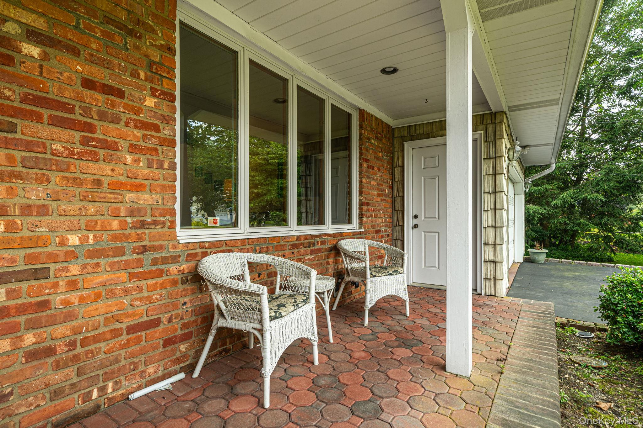 5th image of 15 Buhl Ln, Huntington, NY 11731 | MLS# 1026798
