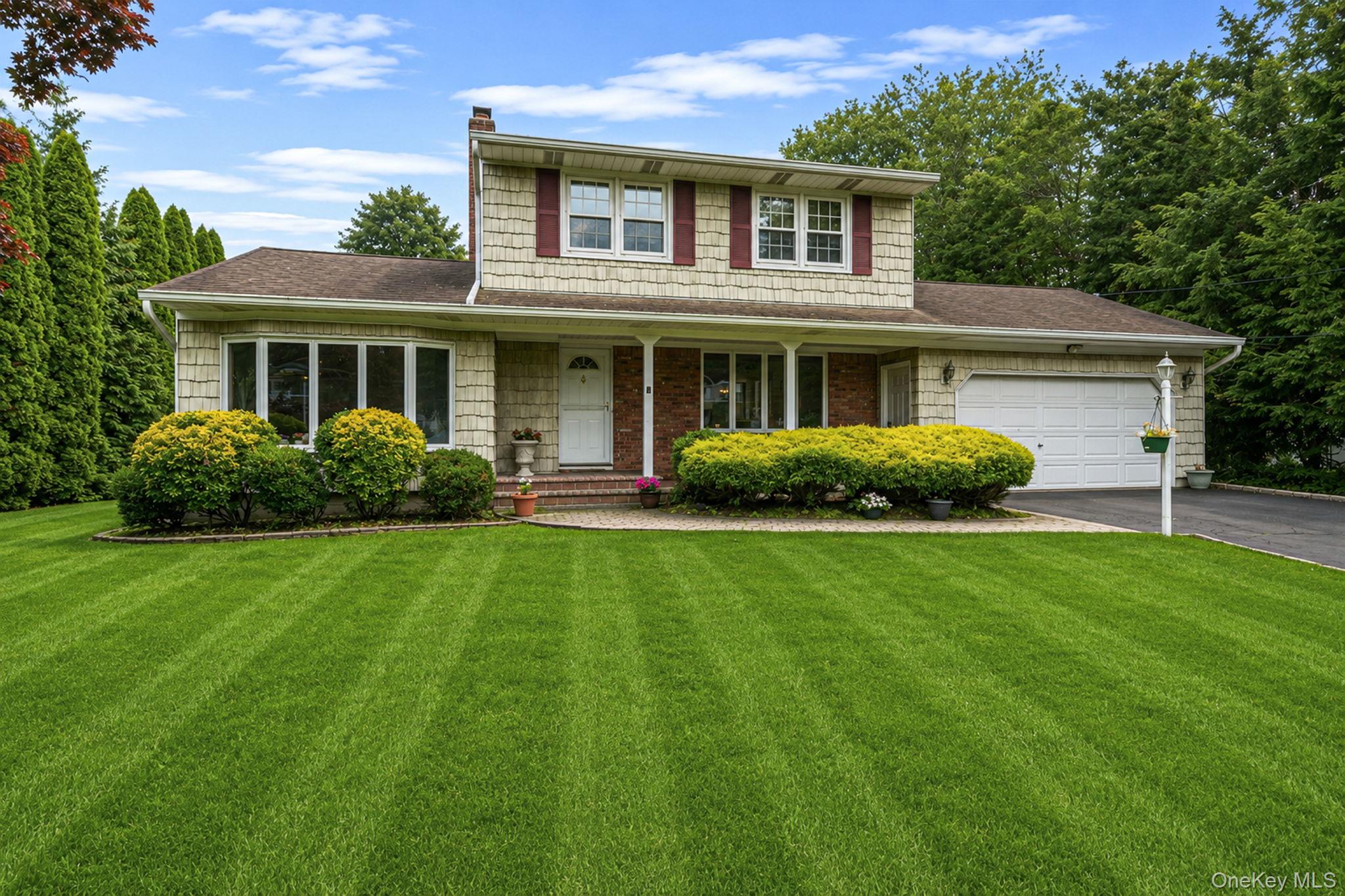 2nd image of 15 Buhl Ln, Huntington, NY 11731 | MLS# 1026798