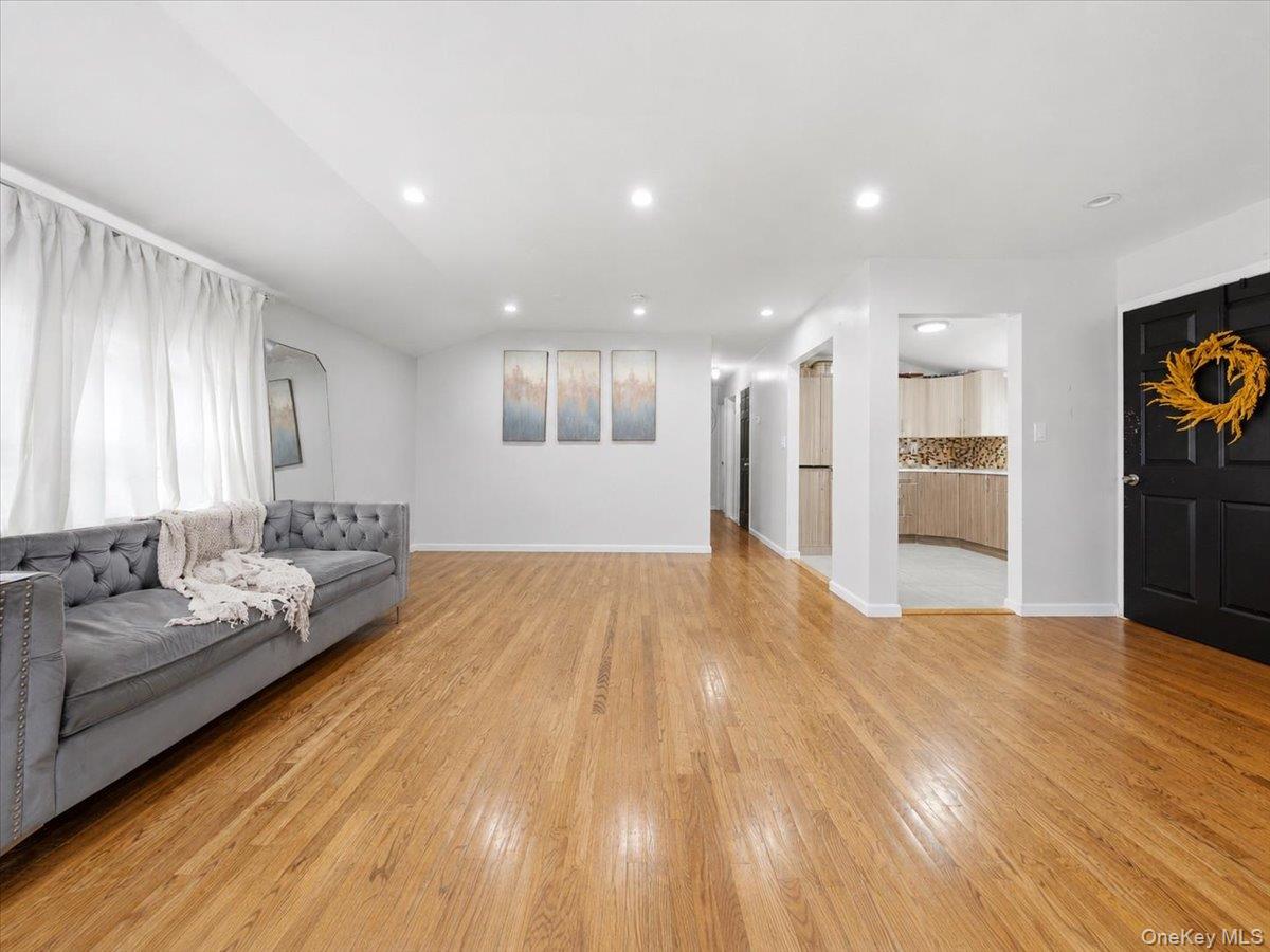 3rd image of 23515 Bentley Rd, New York, NY 11422 | MLS# 1026823