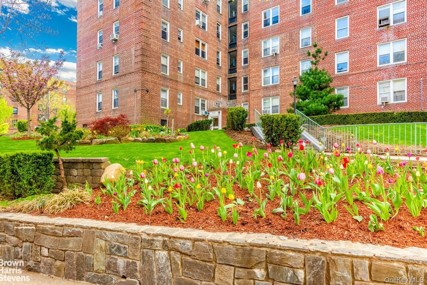 3rd image of 5645 Netherland Ave #6A, New York, NY 10471 | MLS# 1026829