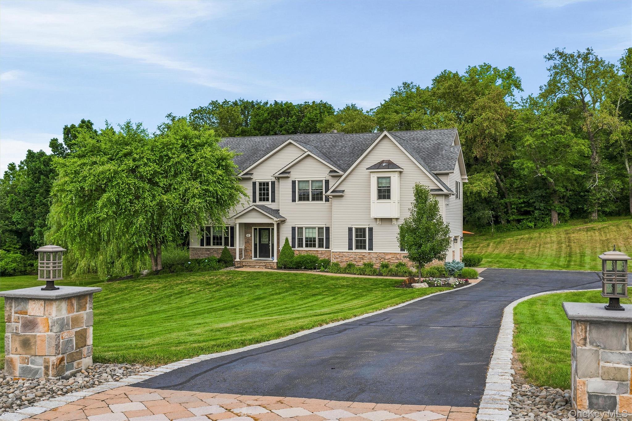 3rd image of 16 Canterbury Ln, Warwick (town), NY 10990 | MLS# 1026878