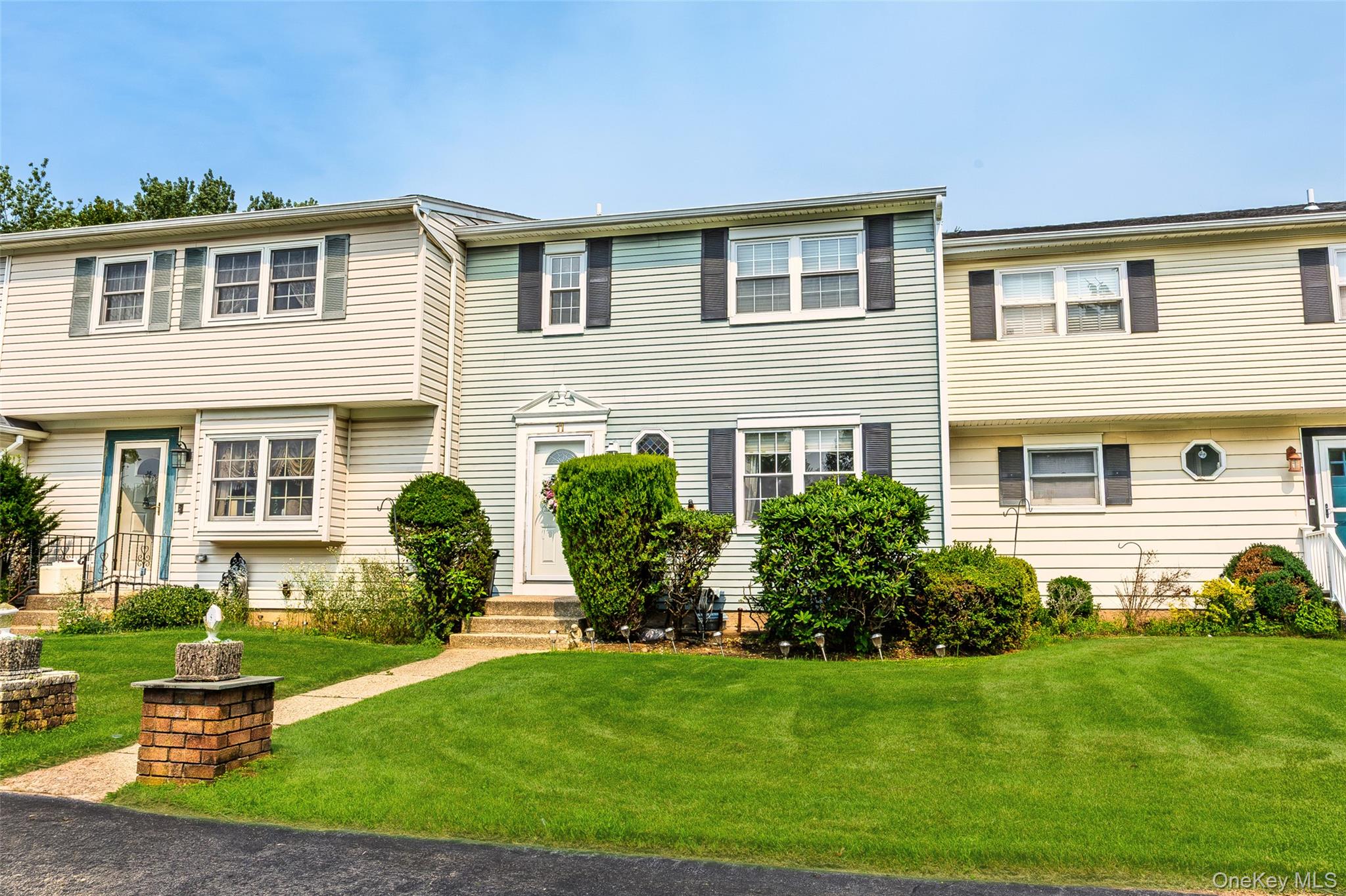 3rd image of 11 Monitor Ct, Brookhaven, NY 11727 | MLS# 1026890