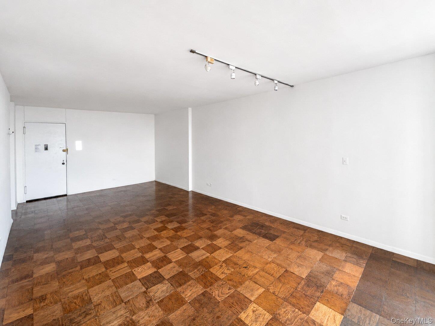 4th image of 27010 Grand Central Pkwy #17A, Floral Park, NY 11005 | MLS# 1026894