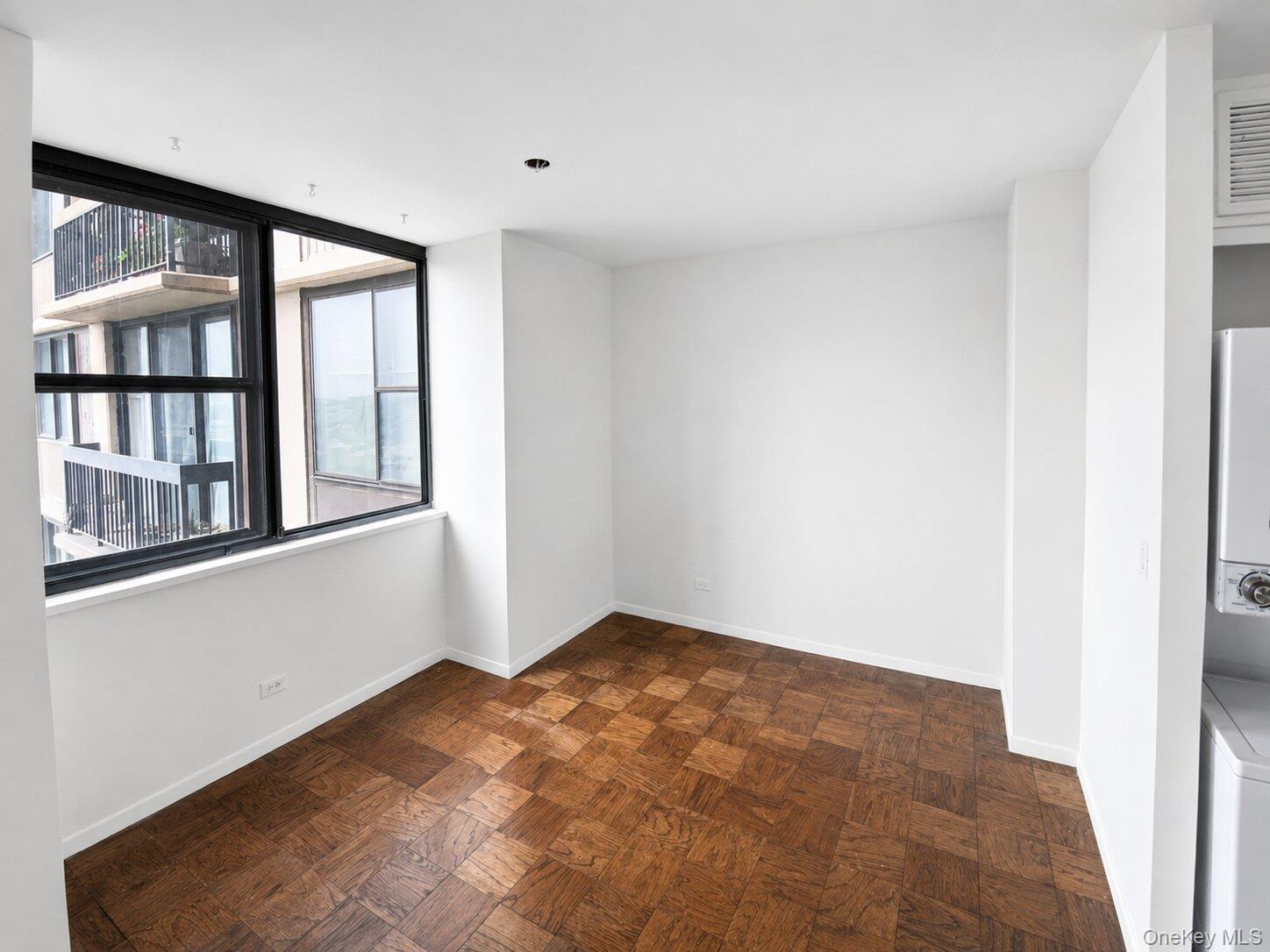 5th image of 27010 Grand Central Pkwy #17A, Floral Park, NY 11005 | MLS# 1026894
