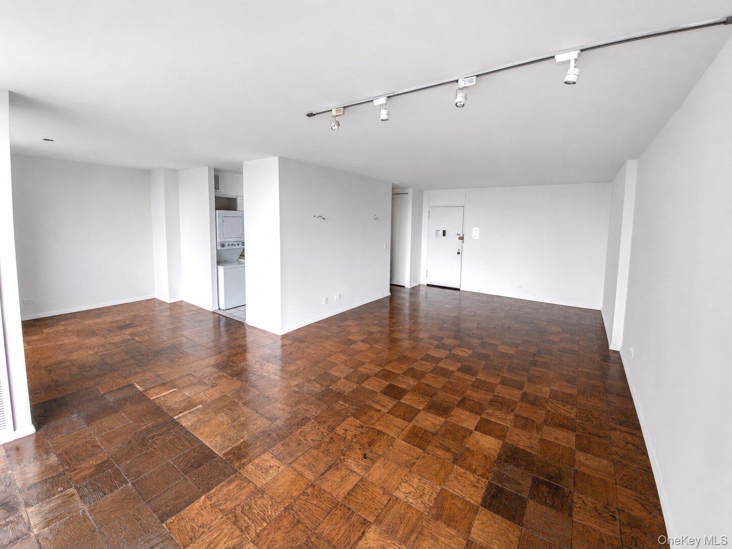 3rd image of 27010 Grand Central Pkwy #17A, Floral Park, NY 11005 | MLS# 1026894