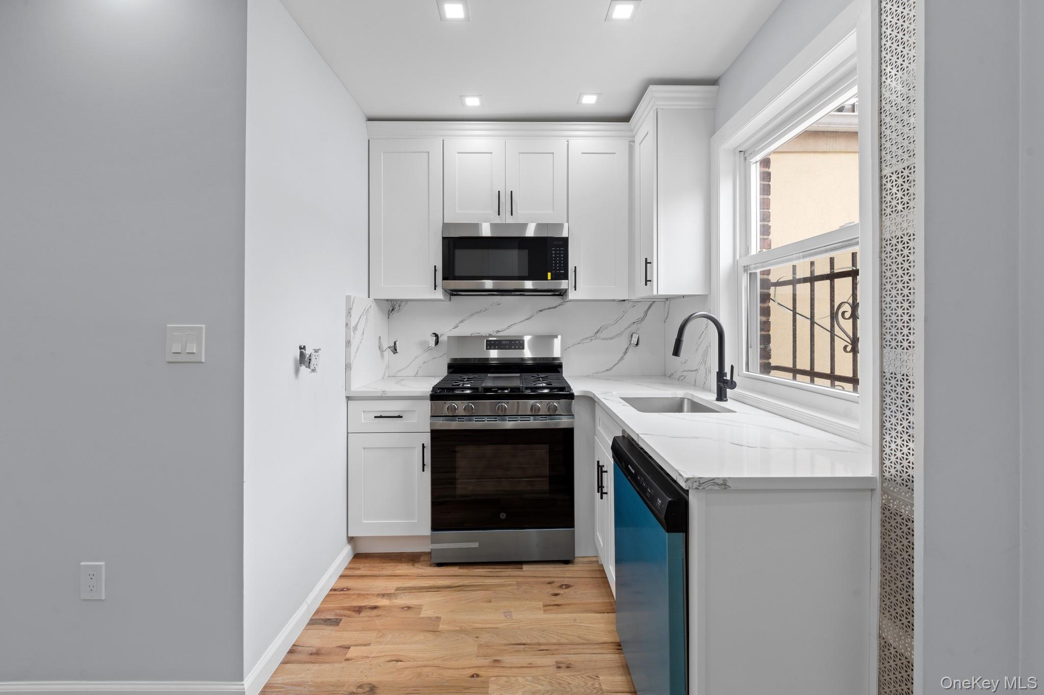 4th image of 252 E 86Th St, New York, NY 11236 | MLS# 1026897