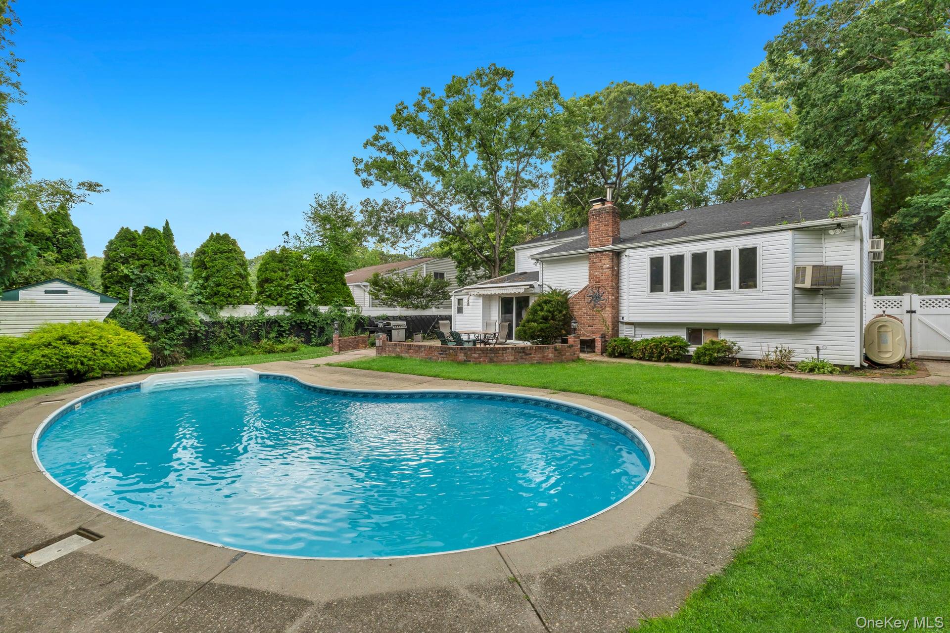5th image of 22 Cornelia Ln, Smithtown, NY 11755 | MLS# 1026900