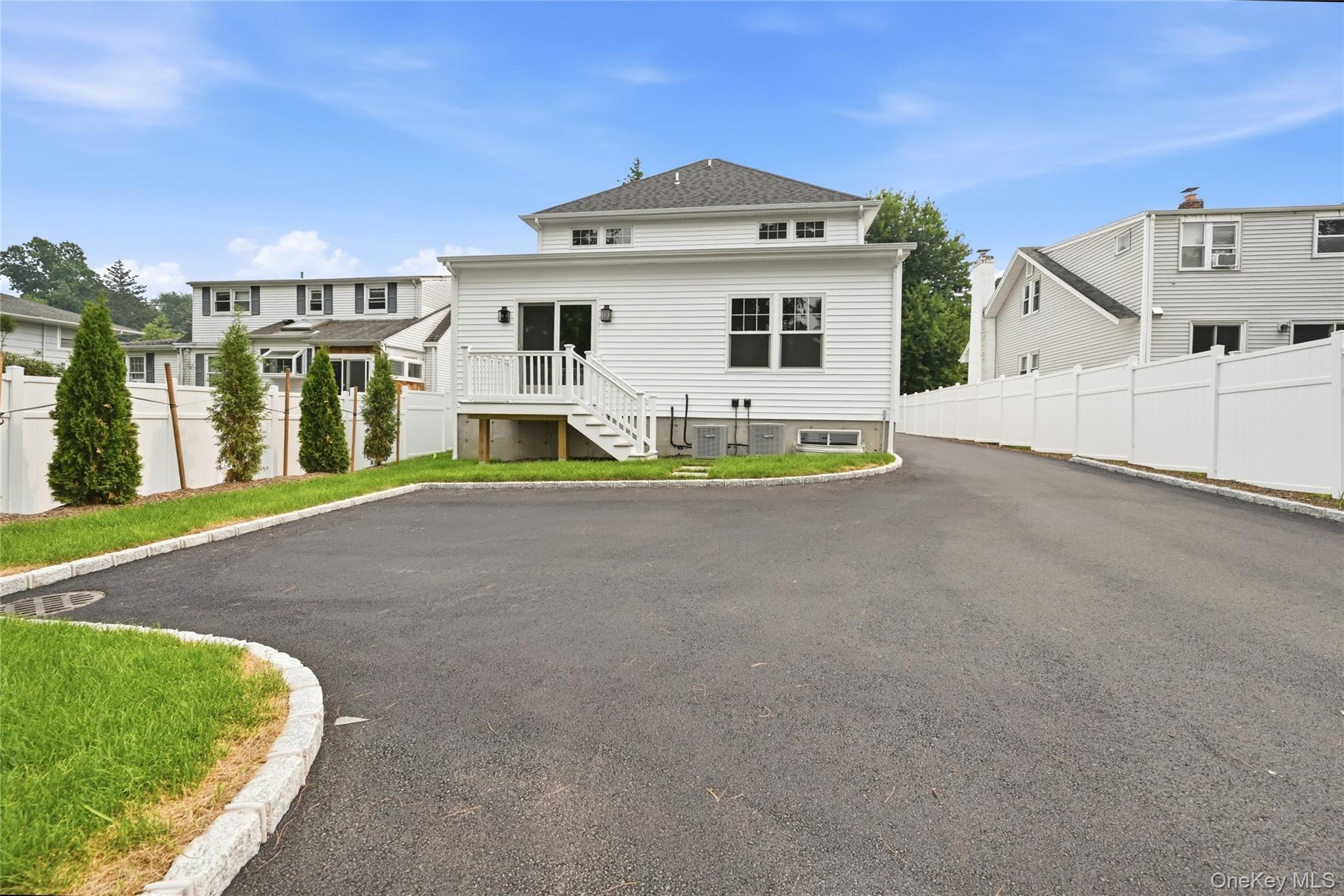 45th image of 47 Central Pkwy, Huntington, NY 11743 | MLS# 1026940