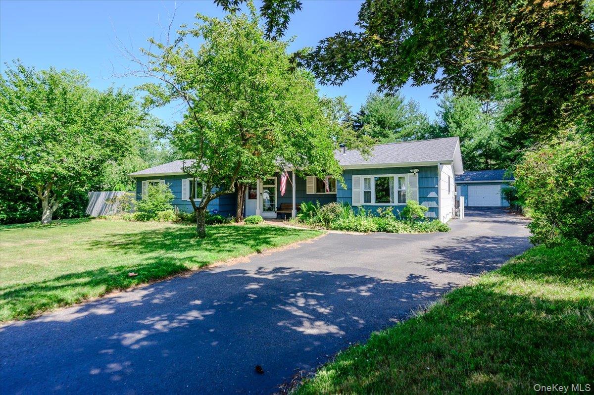 21st image of 14 Akron Pl, Shoreham, NY 11786 | MLS# 1026948