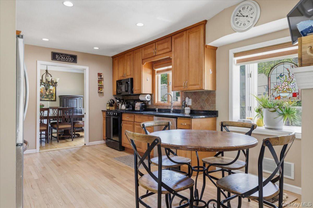 5th image of 19 Sycamore St, Huntington, NY 11747 | MLS# 1026971