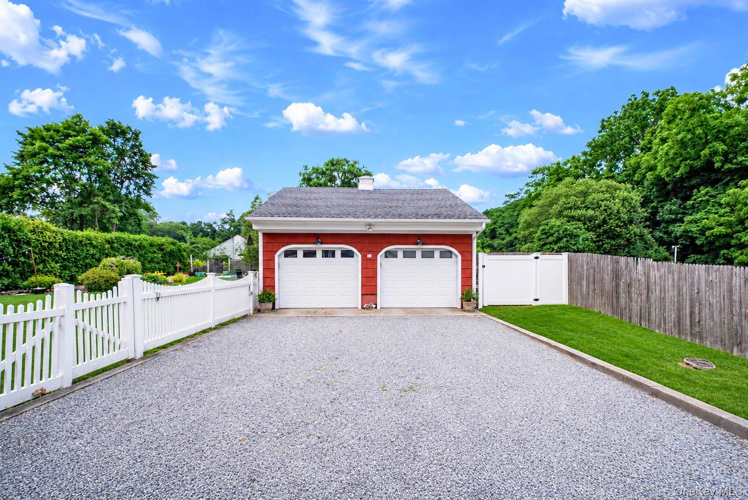 4th image of 312 Riverside Dr, Riverhead, NY 11901 | MLS# 1026993