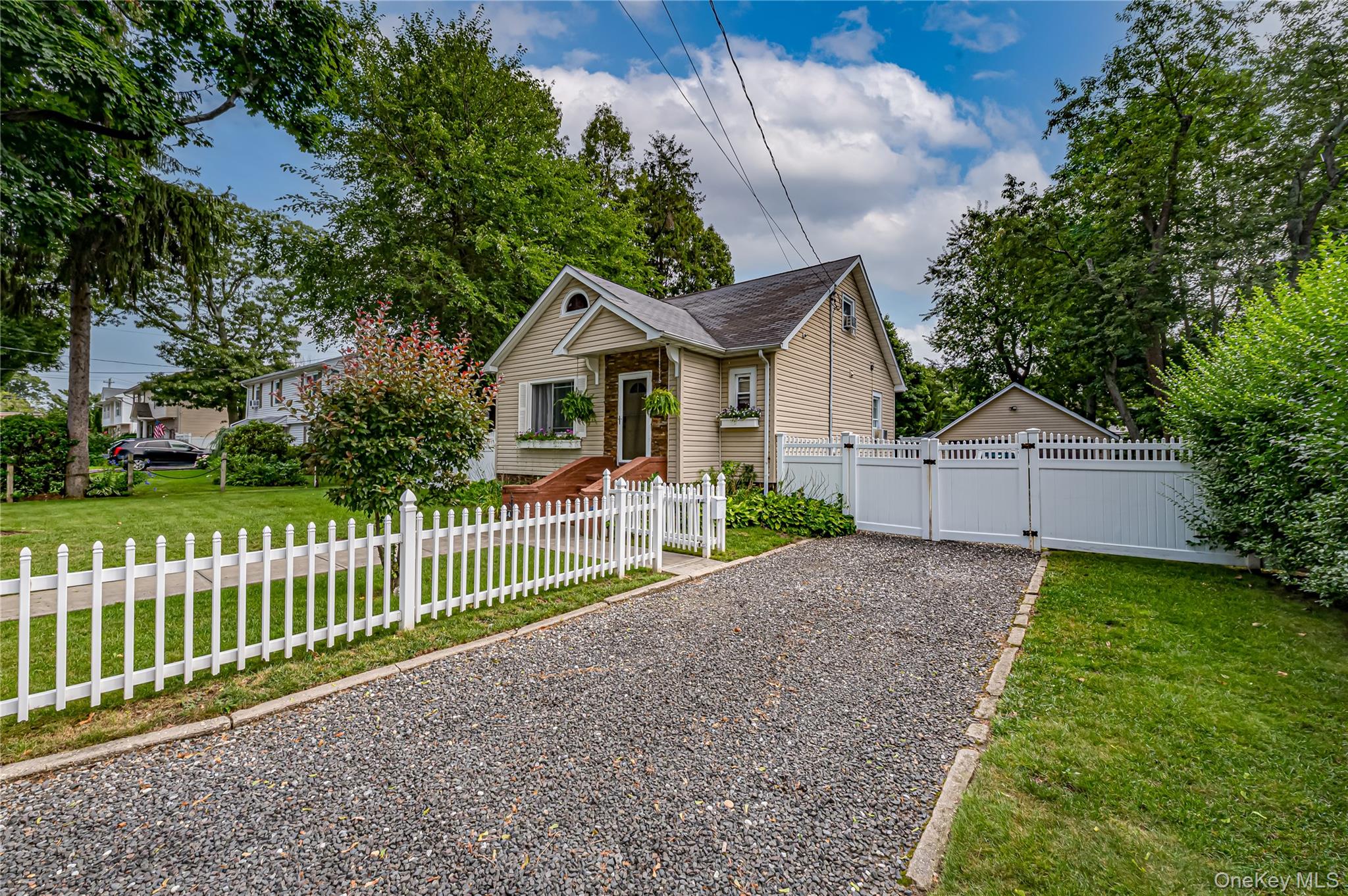 2nd image of 234 Grand Ave, Babylon, NY 11757 | MLS# 1027001