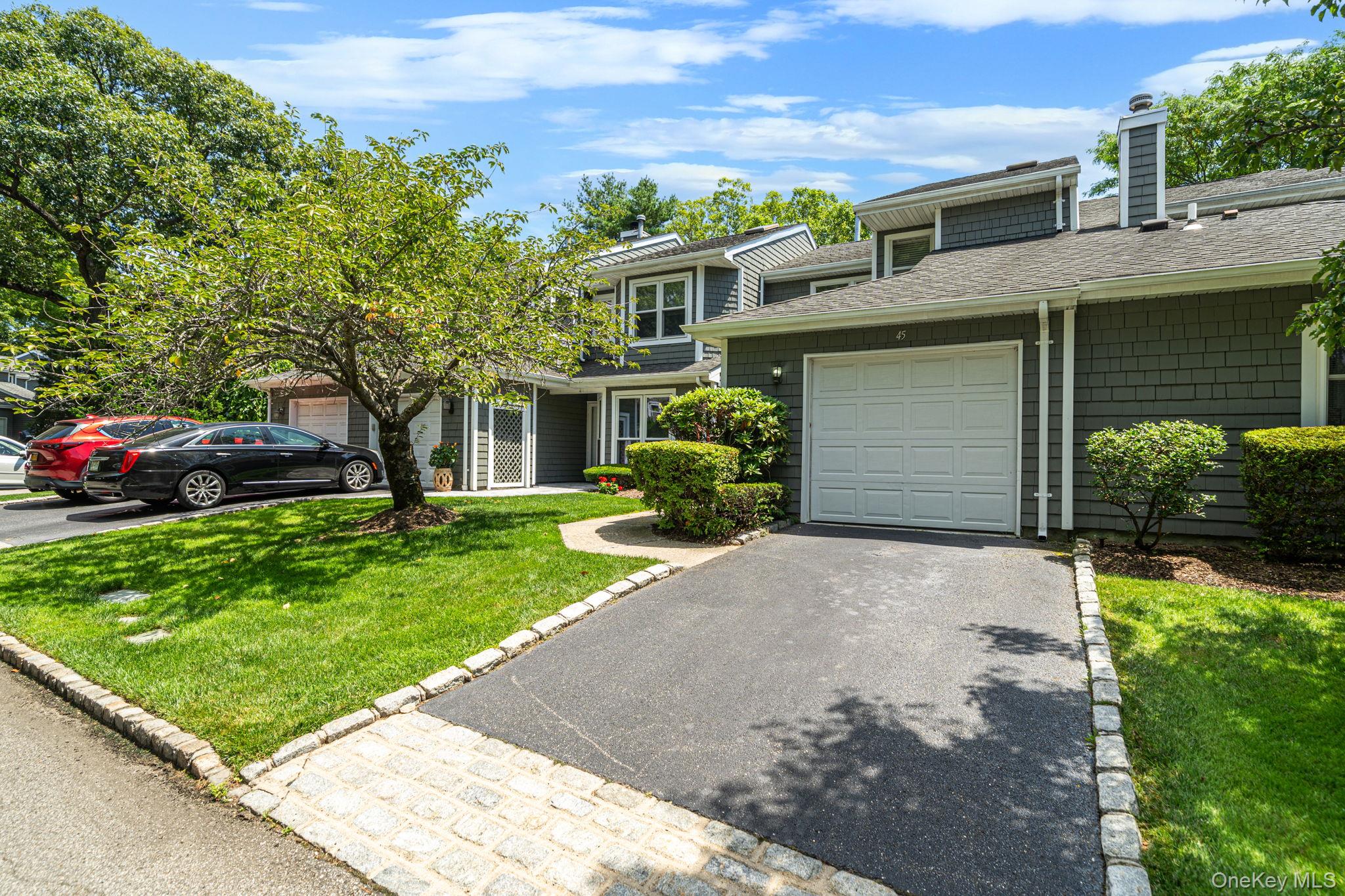 3rd image of 45 Madder Lake Cir, Smithtown, NY 11725 | MLS# 1027011