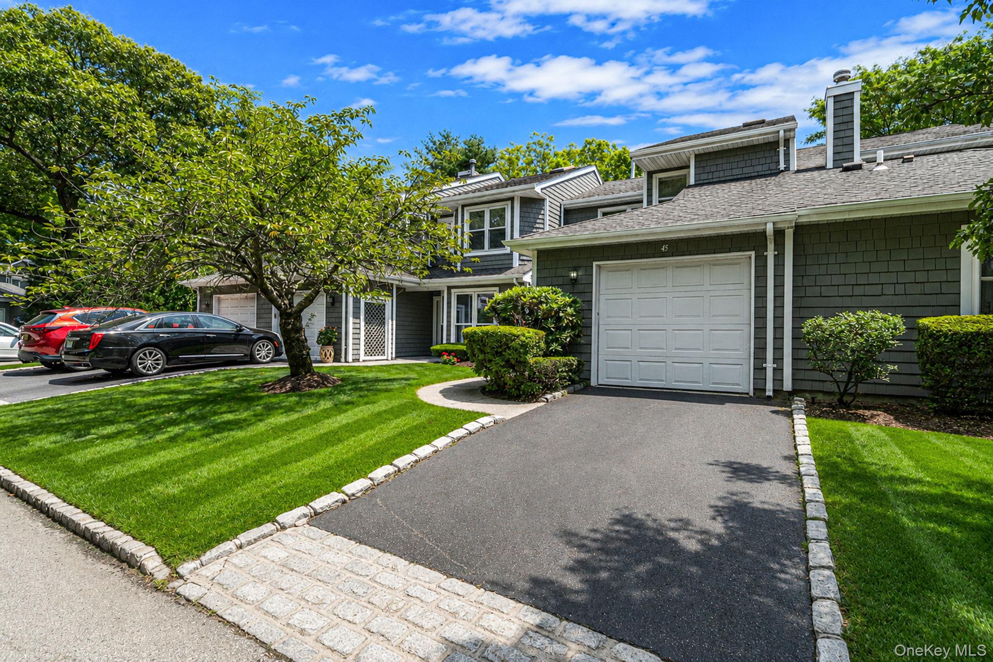 2nd image of 45 Madder Lake Cir, Smithtown, NY 11725 | MLS# 1027011