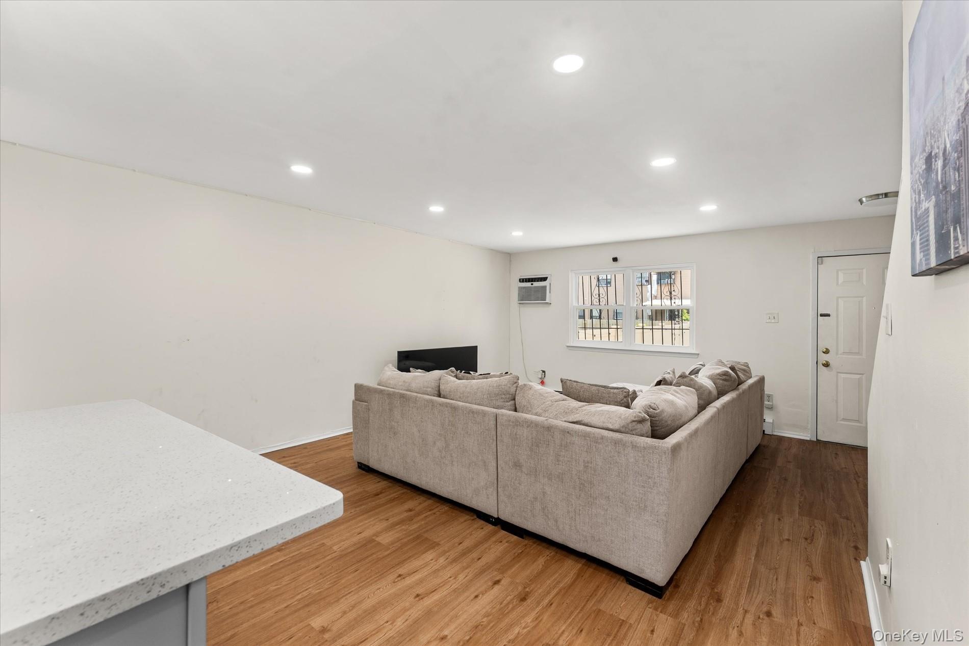 4th image of 534 Warwick St, Brooklyn, NY 11207 | MLS# 1027018