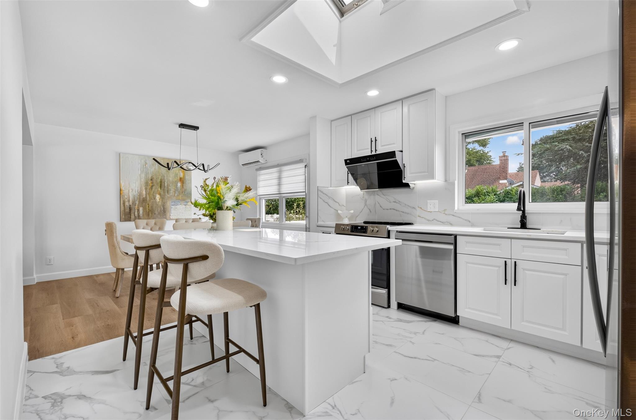 2nd image of 1822 Kent St, Hempstead, NY 11590 | MLS# 1027021