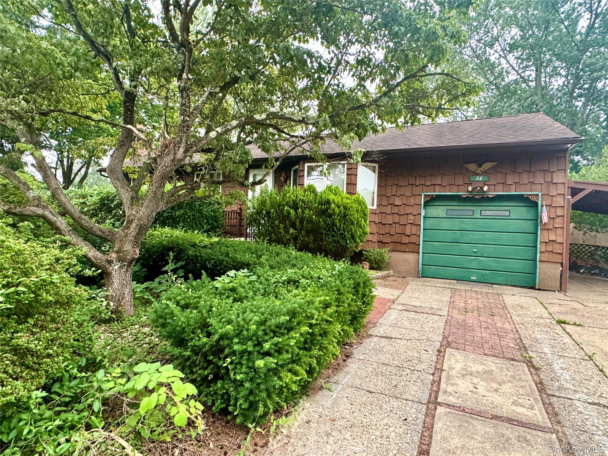 3rd image of 28 Euclid Ave, Dix Hills, NY 11746 | MLS# 1027062