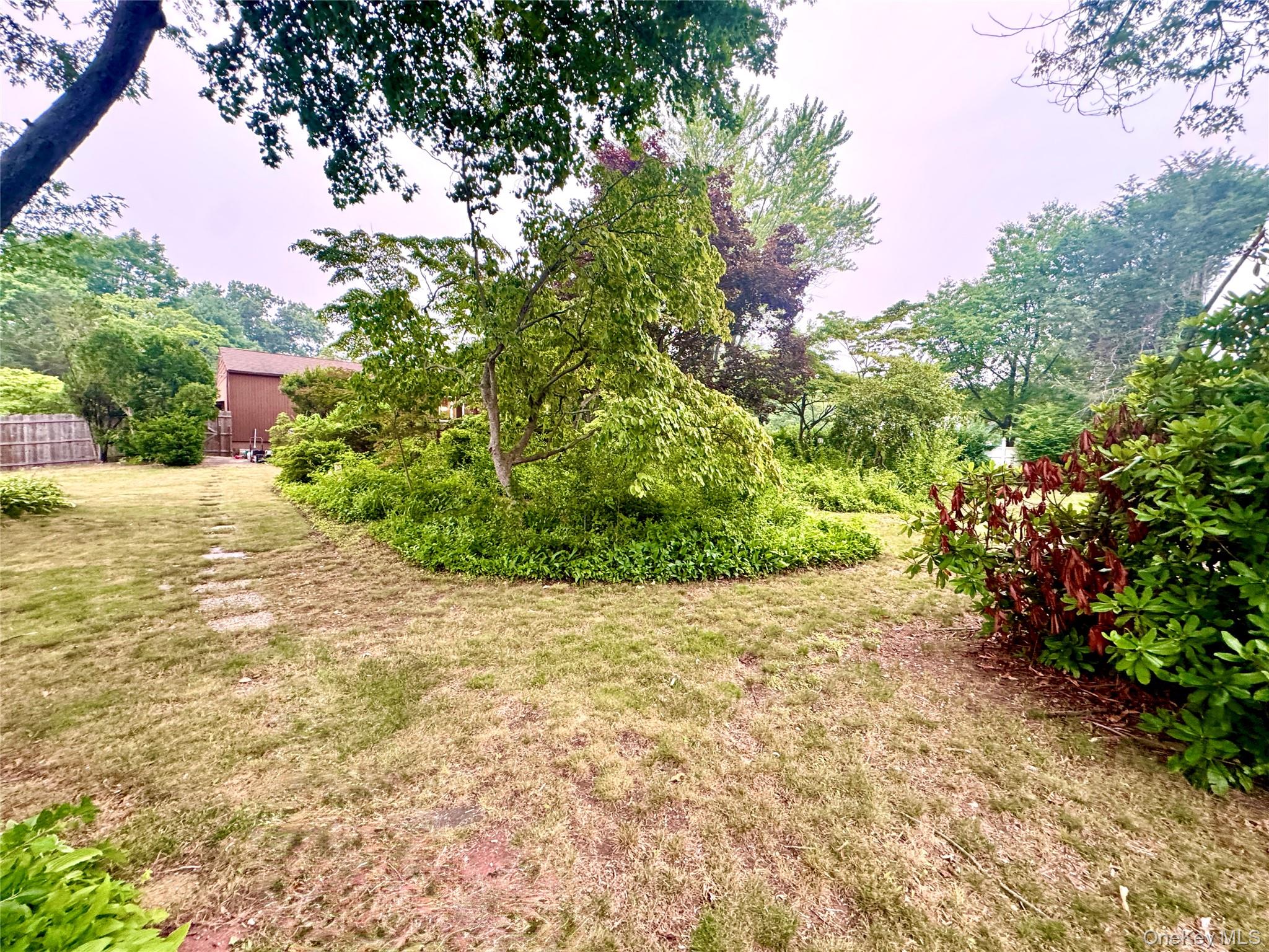 35th image of 28 Euclid Ave, Dix Hills, NY 11746 | MLS# 1027062
