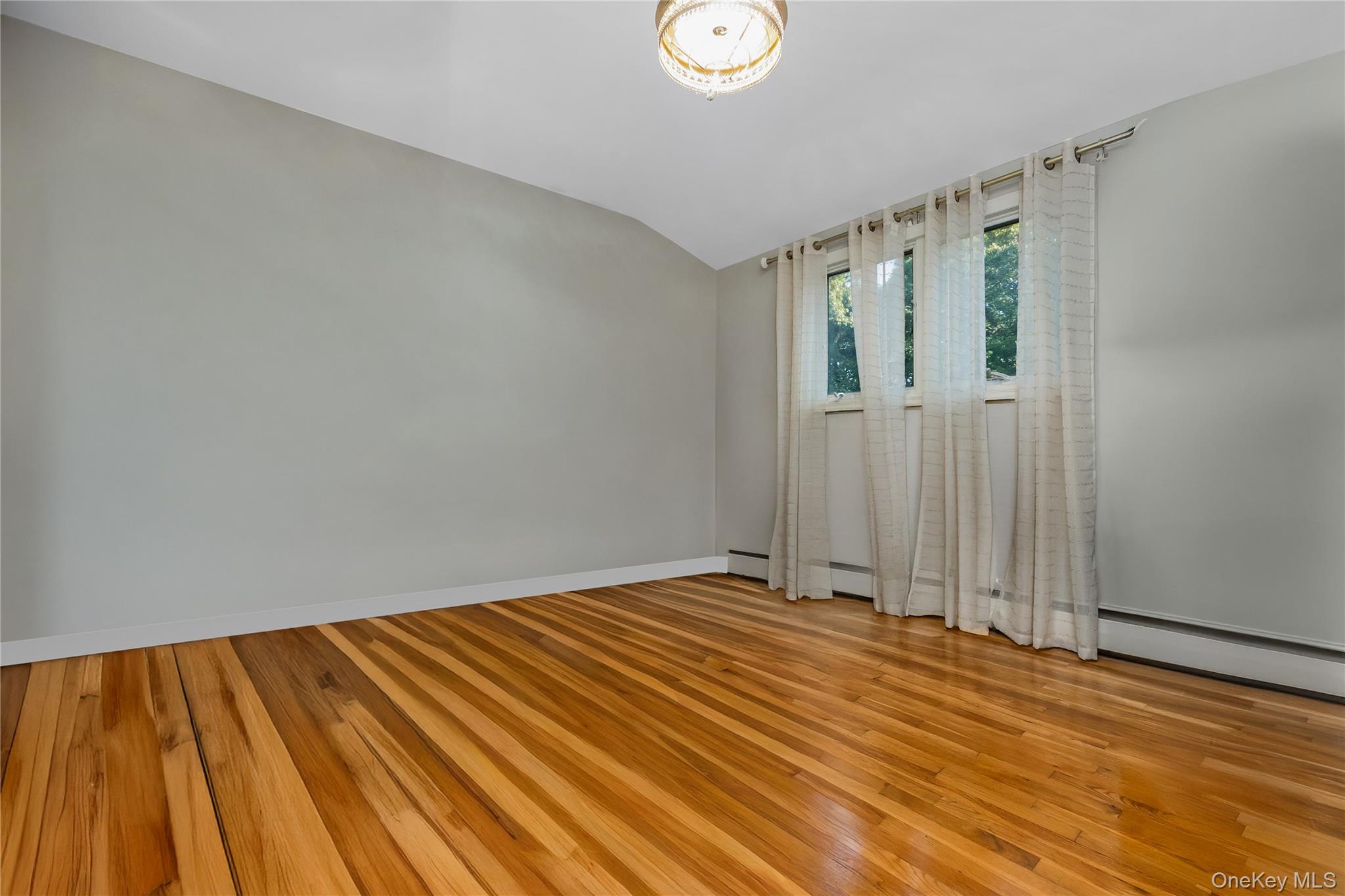 45th image of 6 Marlon Ln, Islip, NY 11788 | MLS# 1027064