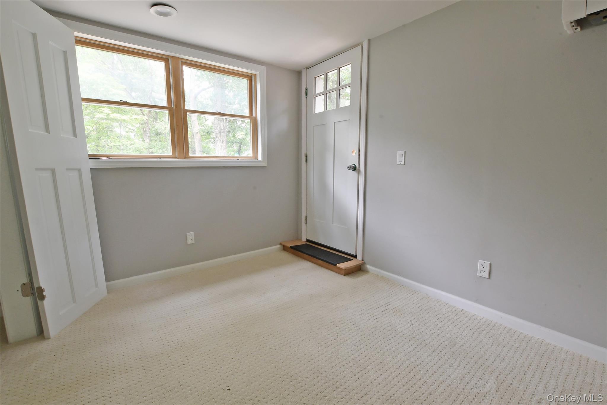 2nd image of 6 Southold Rd, Brookhaven, NY 11789 | MLS# 1027097