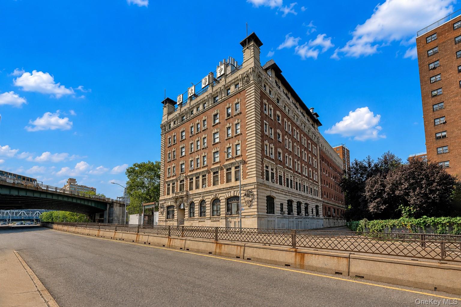 2nd image of 167 Sands St, Brooklyn, NY 11201