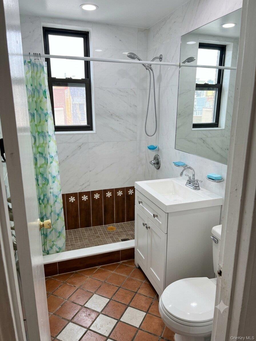 2nd image of 138-15 Franklin Ave, Flushing, NY 11355