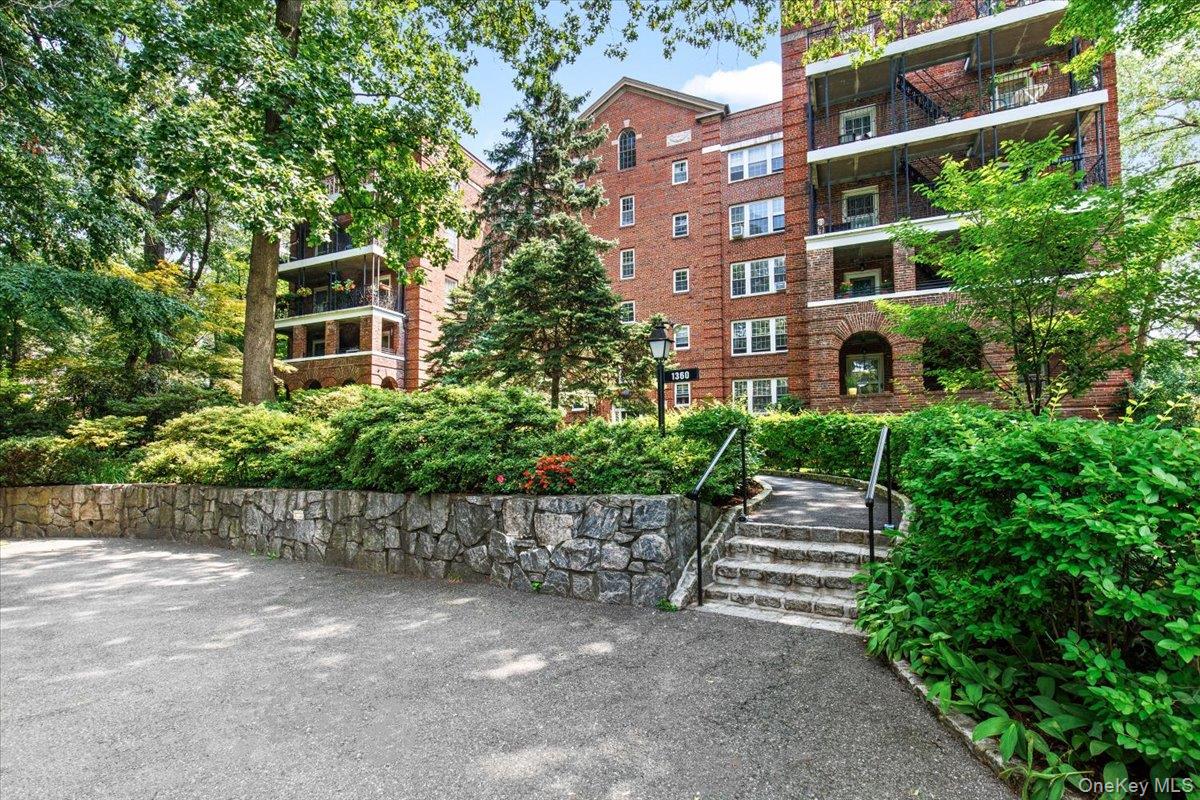 2nd image of 1360 Midland Ave #TE, Yonkers, NY 10708 | MLS# 1027174