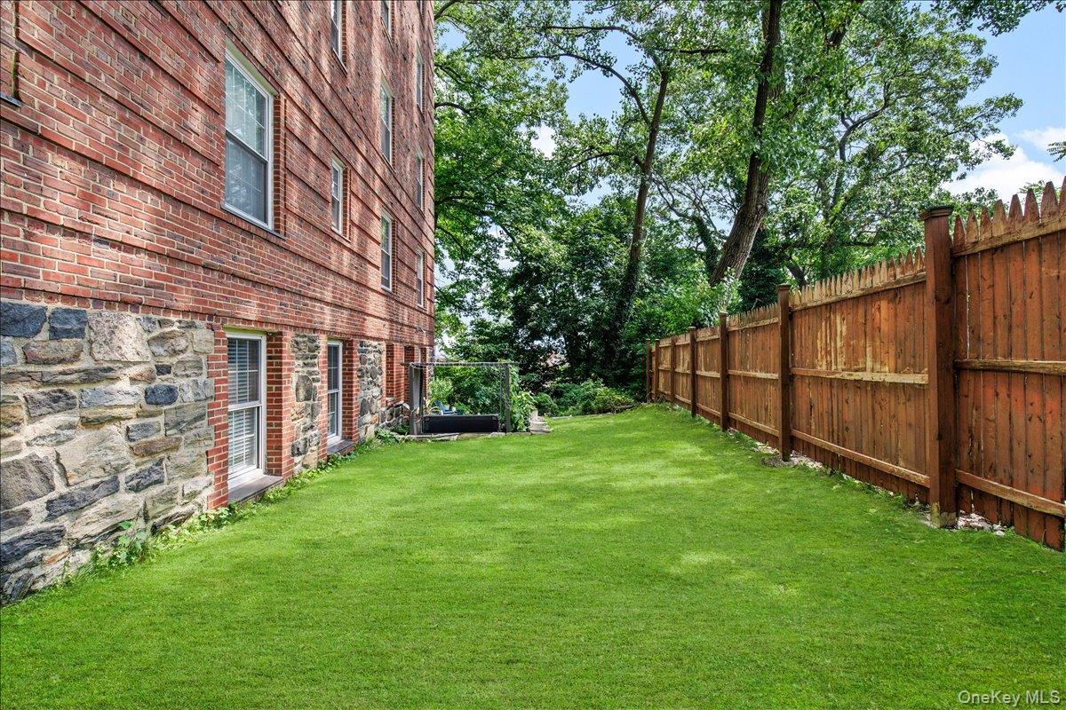 2nd image of 1360 Midland Ave, Yonkers, NY 10708