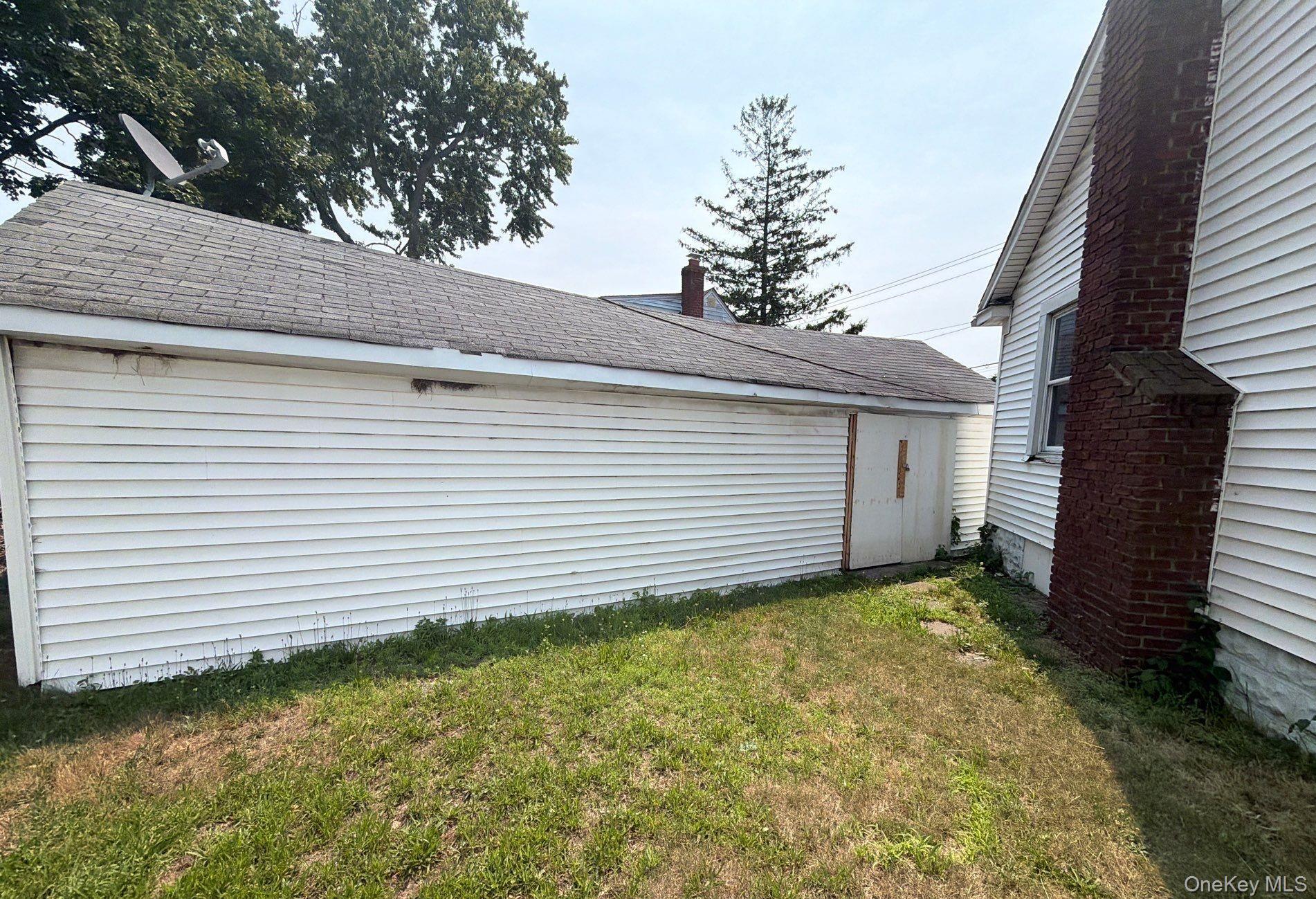 17th image of 583 Straight Path, West Babylon, NY 11704 | MLS# 1027183