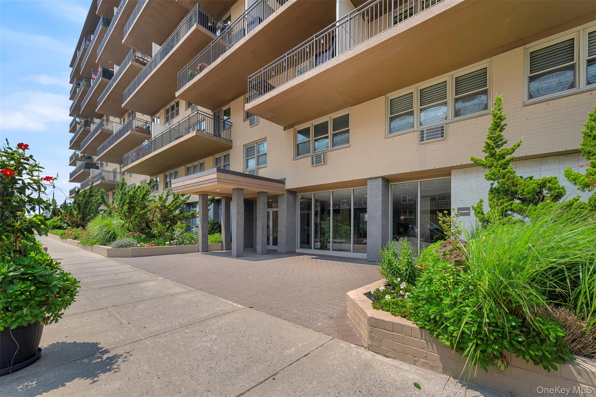3rd image of 25 Neptune Blvd #6F, Long Beach, NY 11561 | MLS# 1027184