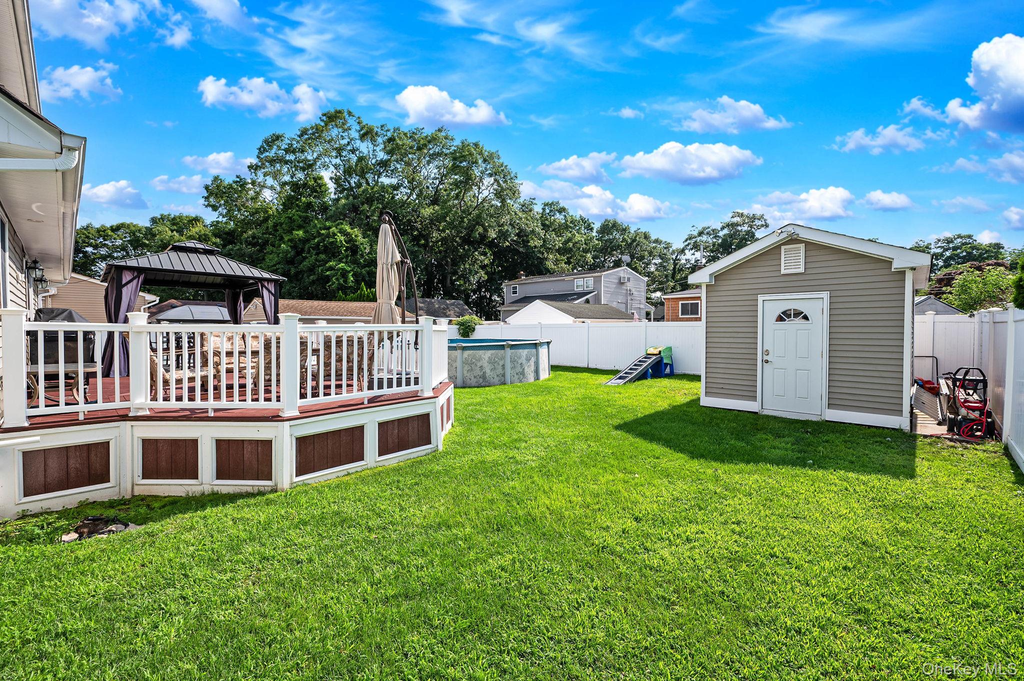 35th image of 18 Worden Pl, West Babylon, NY 11704 | MLS# 1027192