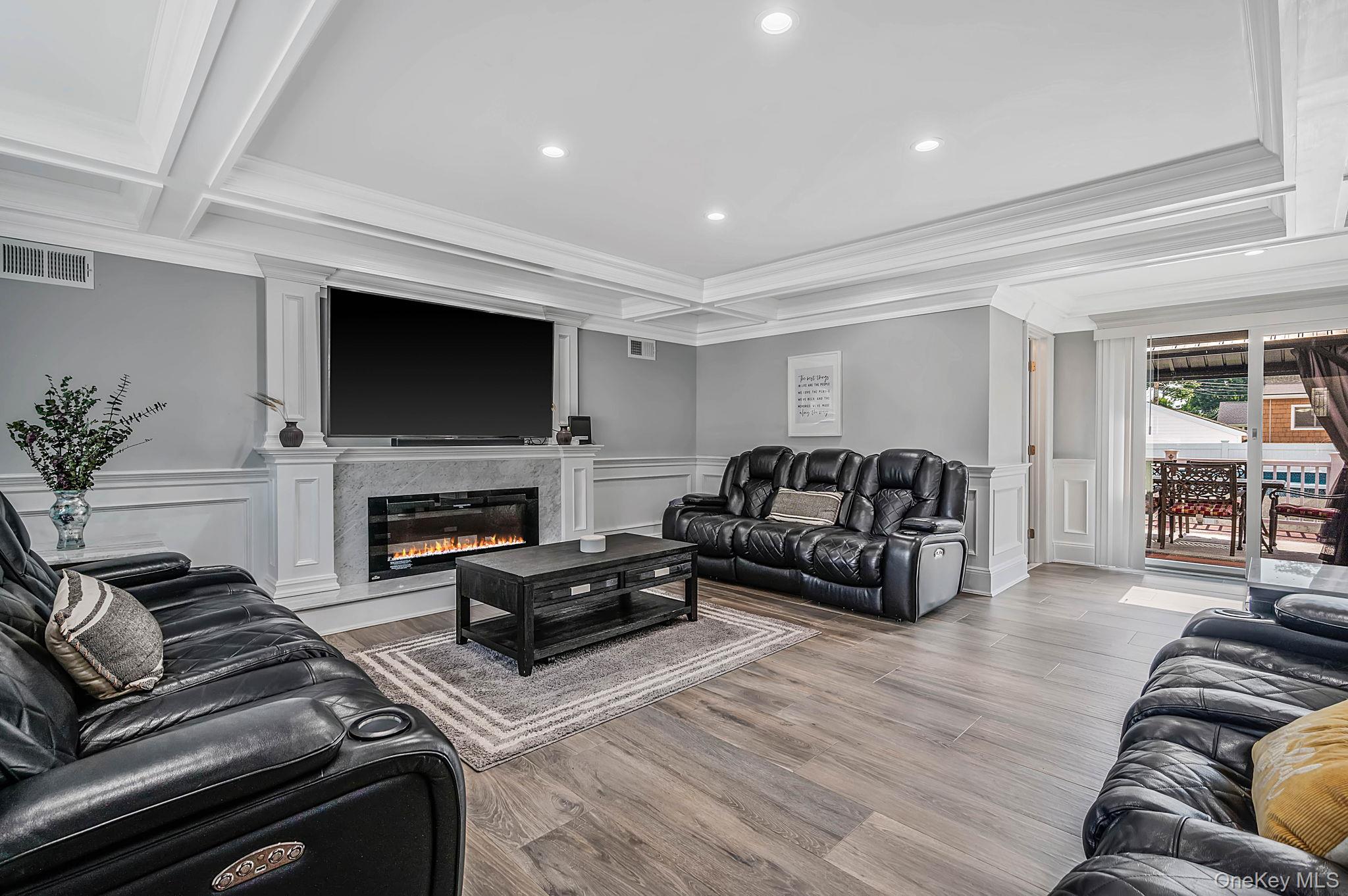 3rd image of 18 Worden Pl, West Babylon, NY 11704 | MLS# 1027192