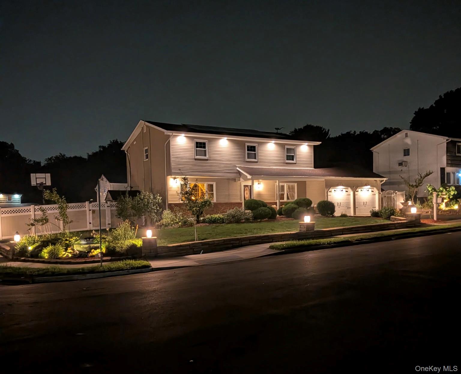 42nd image of 2 Fairhaven Dr, Babylon, NY 11798 | MLS# 1027204