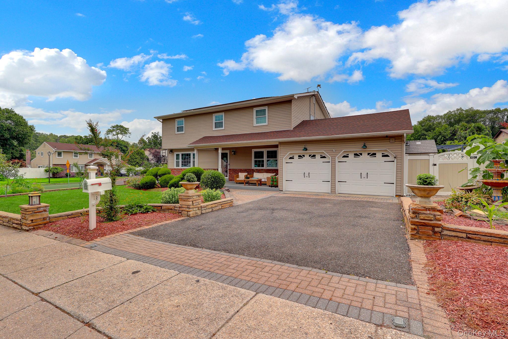 3rd image of 2 Fairhaven Dr, Babylon, NY 11798 | MLS# 1027204